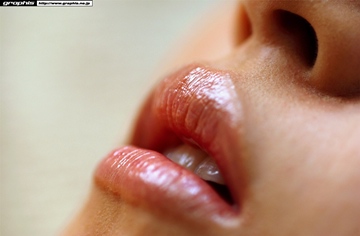 (e) Mirano Matsushita's lips
